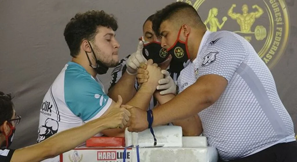 Bilek Güreşi Şampiyonasına Yoğun Katılım