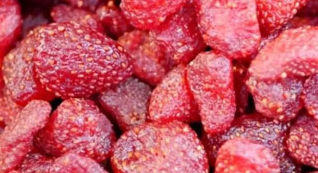 Çilek Kurusu Karlık Naturel’den Alınır