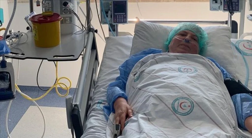 Hemşire oğlunun ısrarına rağmen aşı olmayan Kovid-19 hastası 'aşı çağrısı' yaptı
