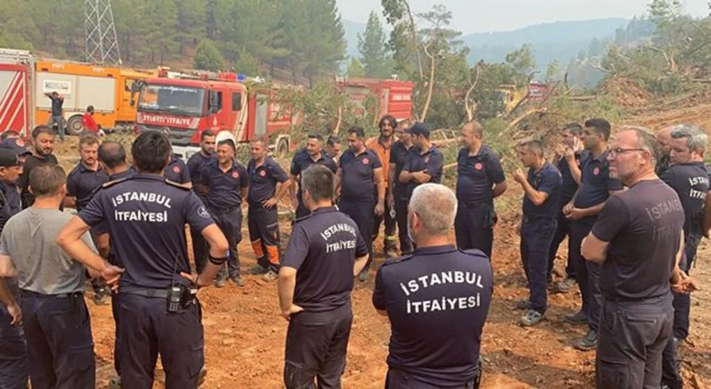 İBB Ekipleri 12 Gündür Orman Yangını Mücadelesinde