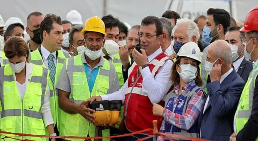 İmamoğlu Zafer Bayramında Yeni Metro İnşaatına İlk Harcı Döktü