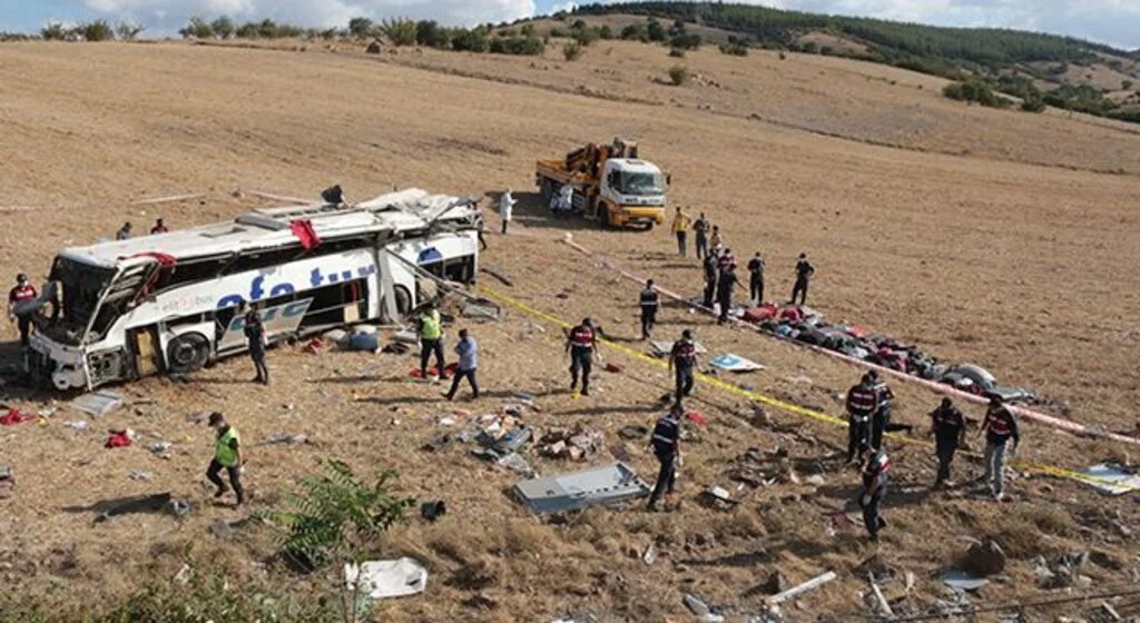 Katliam gibi kazada ölü sayısı 15 oldu