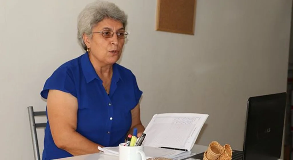 Mesleği diğer kadınlara da öğretmek için kurs veriyor
