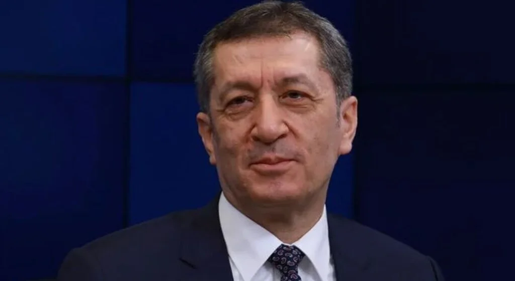 Milli Eğitim Bakanı Ziya Selçuk istifa etti iddiası yerine 3 ismin adı geçiyor