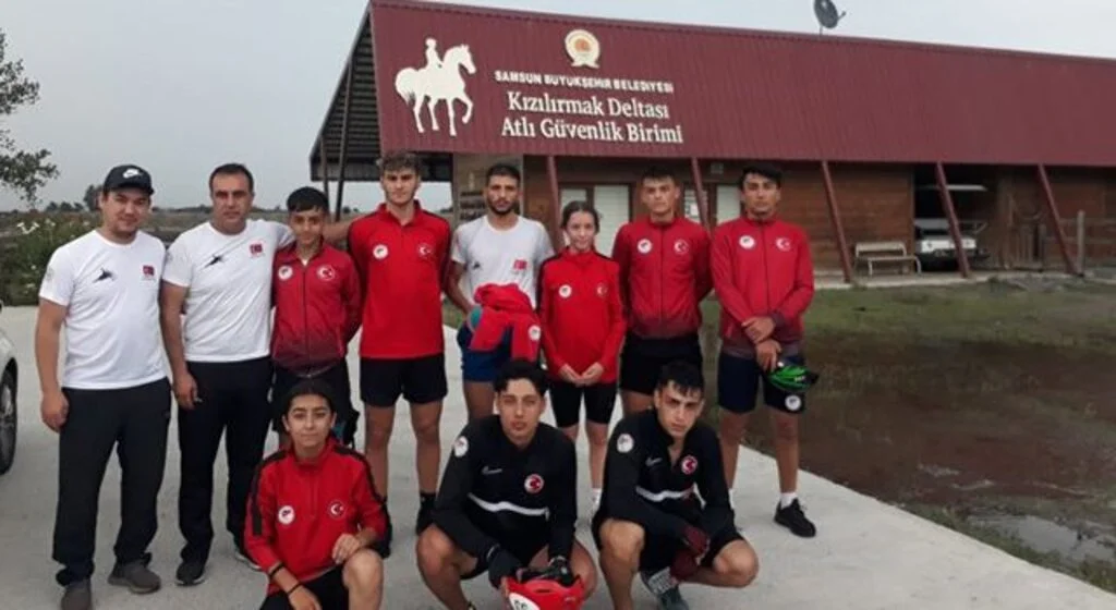 Milliler Hem Çalışıyor Hem de Stres Atıyor