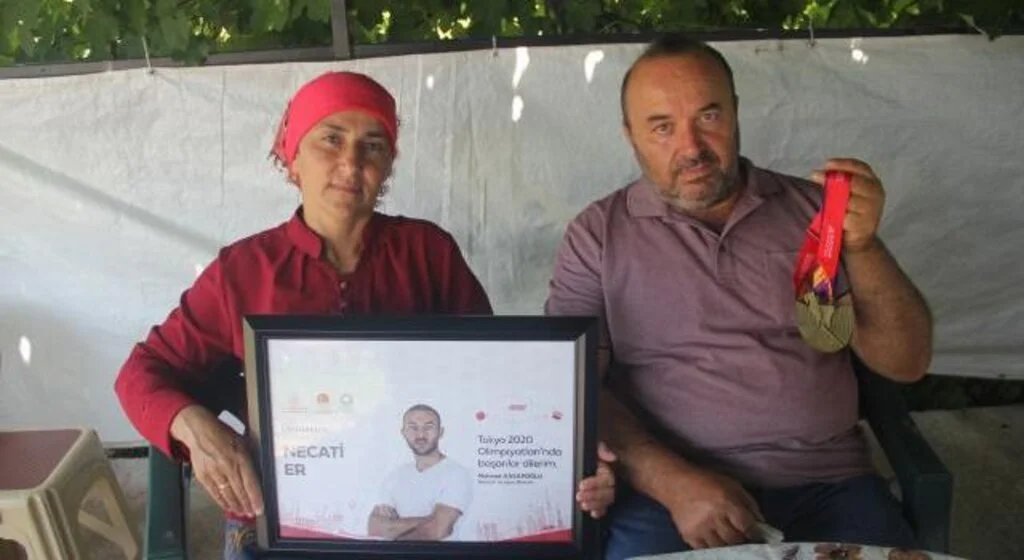 Necati Er'in ailesi çocuklarıyla gurur duyuyor
