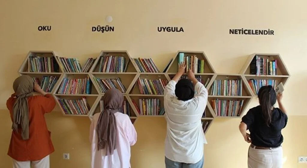 OMÜ ÜniAK'tan  Hasköy'e kütüphane