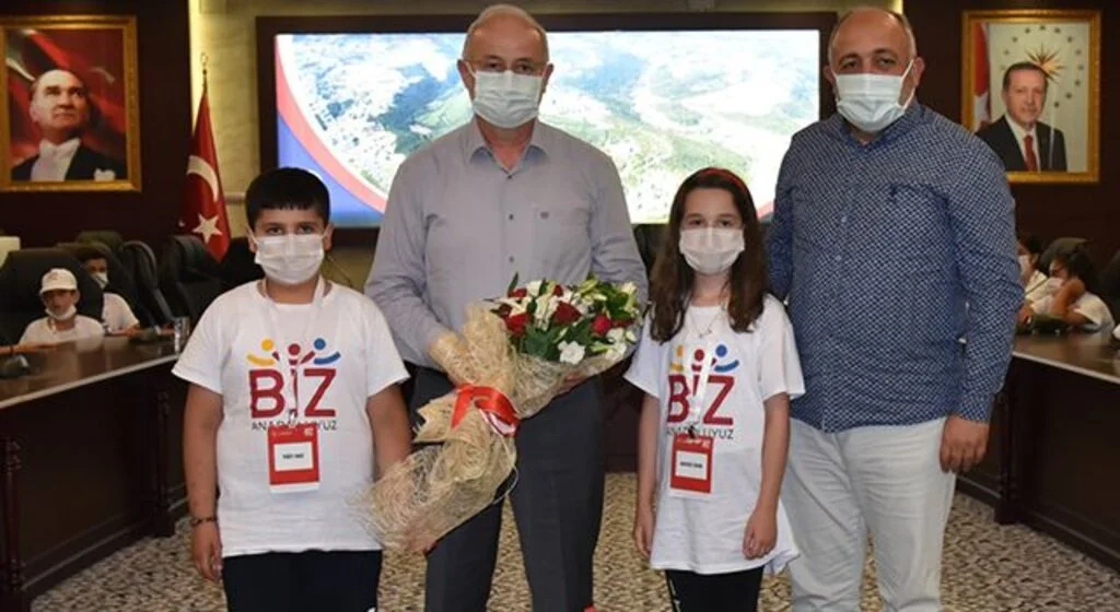 Rektör Ünal'dan öğrencilere tavsiye