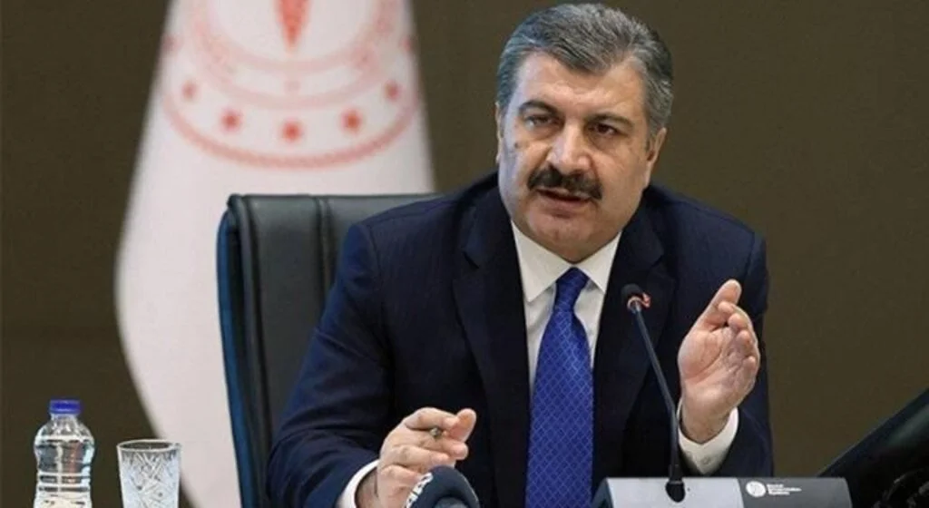 Sağlık Bakanı Fahrettin Koca: Aşı olmayanlardan otobüse binerken ya da sinemaya girişlerde PCR testi istenebilir