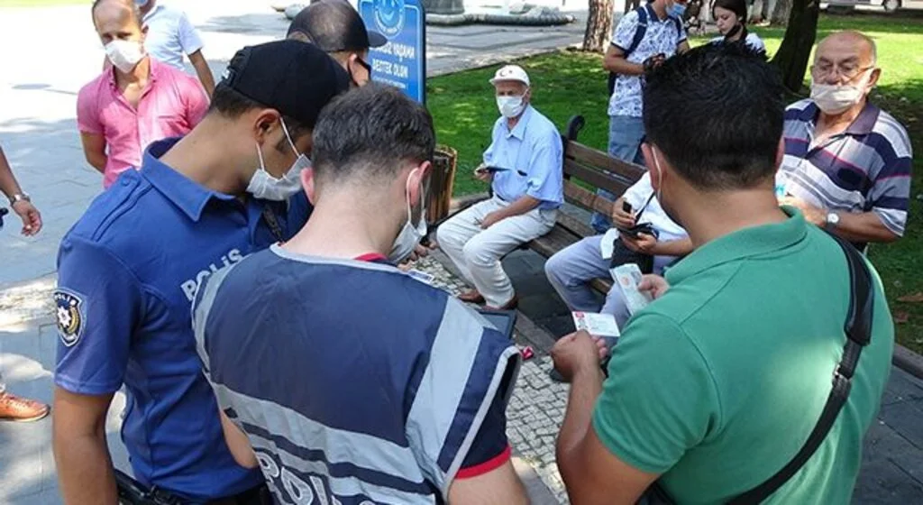 Samsun polisinden parklarda uygulama