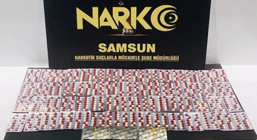 Samsun'da 2 kişi bin 8 adet uyuşturucu hapla yakalandı