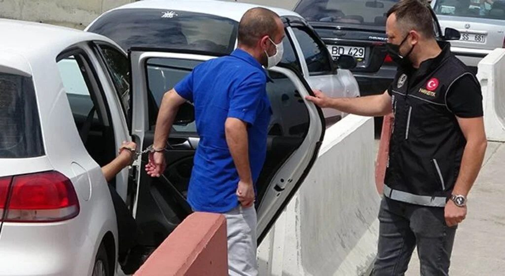 Samsun'da imal ettikleri 8 kilo bonzaiyi paketlerken yakalanan 2 kişi tutuklandı