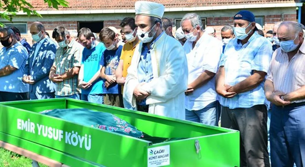 Samsun’da kızını isteyen akrabası tarafından öldürülen kadın defnedildi