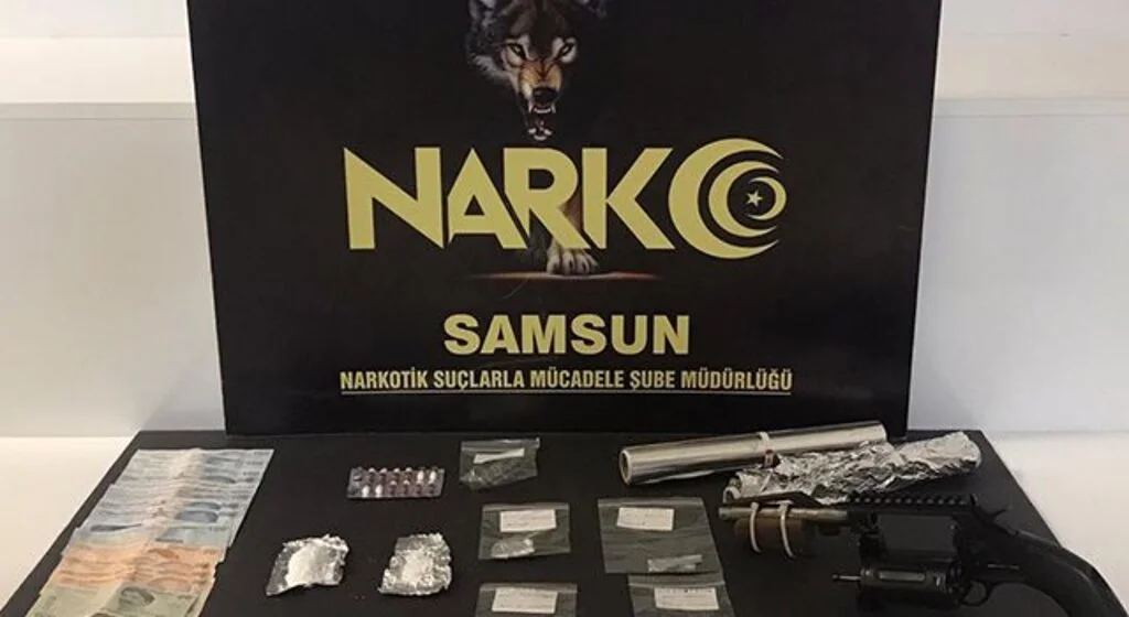Samsun'da uyuşturucuyla yakalanan 2 kişi gözaltına alındı