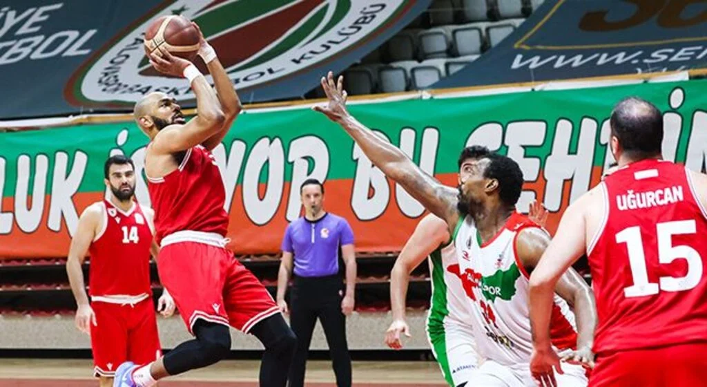 Samsunspor Basketbol'da Dukas Gitti Friday Geldi