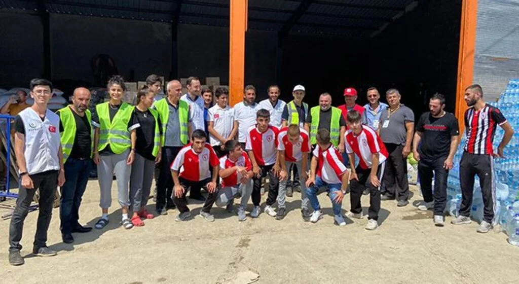 Samsunspor Taraftar Gruplarından Ayancık'a Yardım Eli
