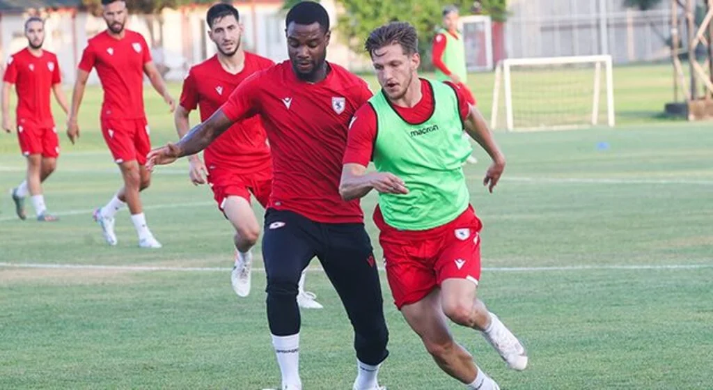 Samsunspor’da 18 futbolcu ayrıldı, 16 futbolcu transfer edildi