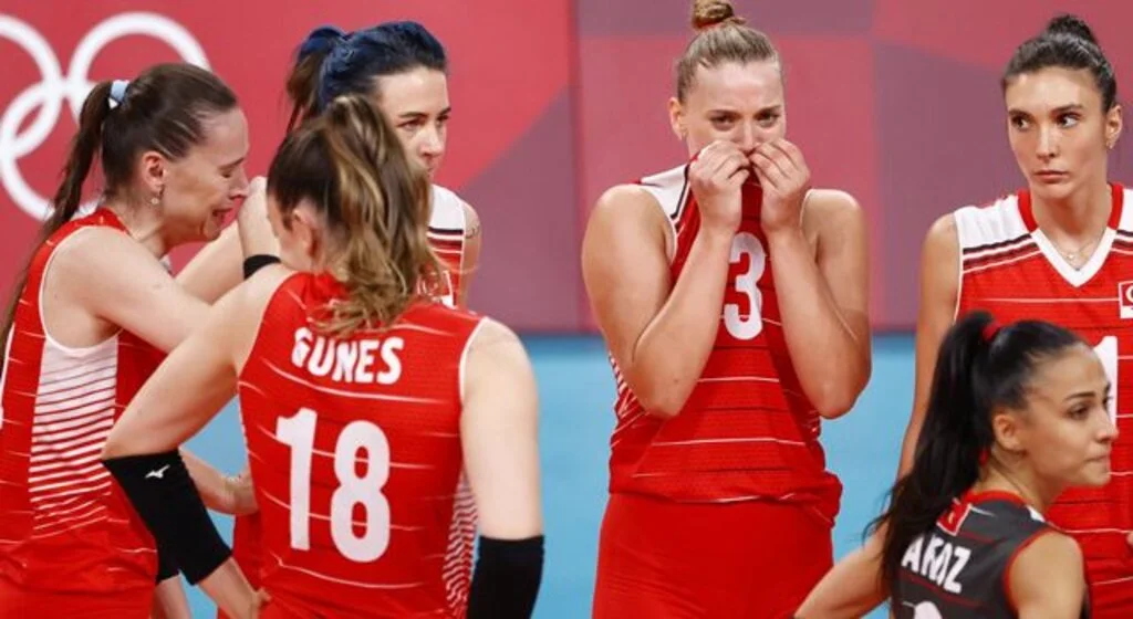 Son dakika: Türkiye 2 - 3 Güney Kore (Filenin Sultanları Tokyo 2020'ye veda etti...)