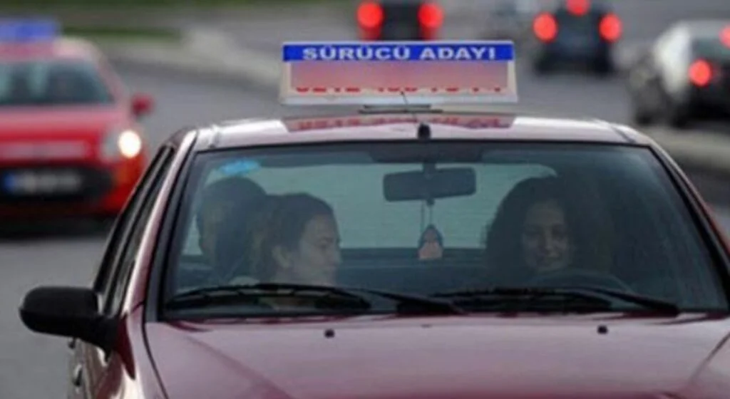 Sürücü adaylarını bekleyen tehlike 