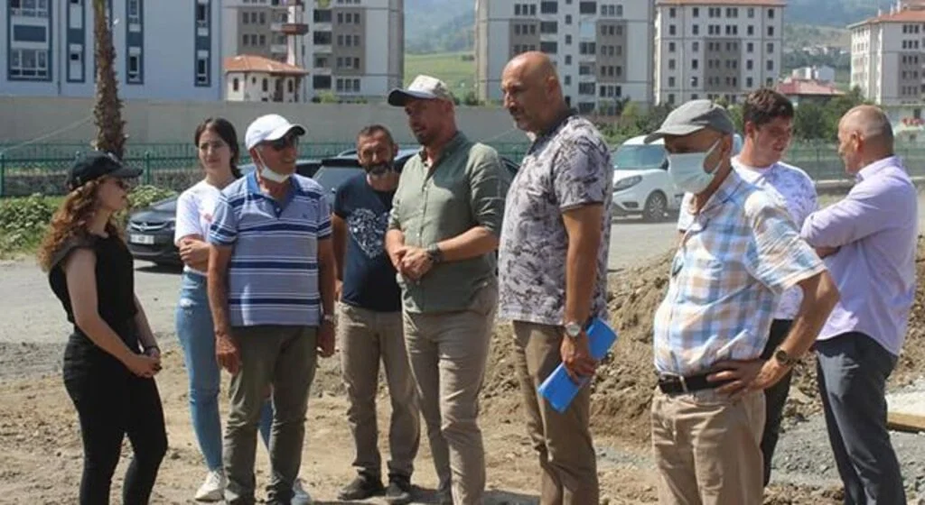 Tekkeköy Belediye Başkanı Hasan Togar İnşaat Alanını İnceledi
