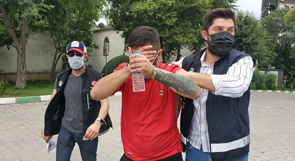 Uyuşturucuyla yakalanan 2 şahıs adliyede