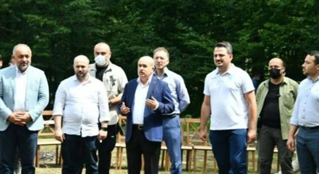 Vali Dağlı ile oğlu kampta buluştu