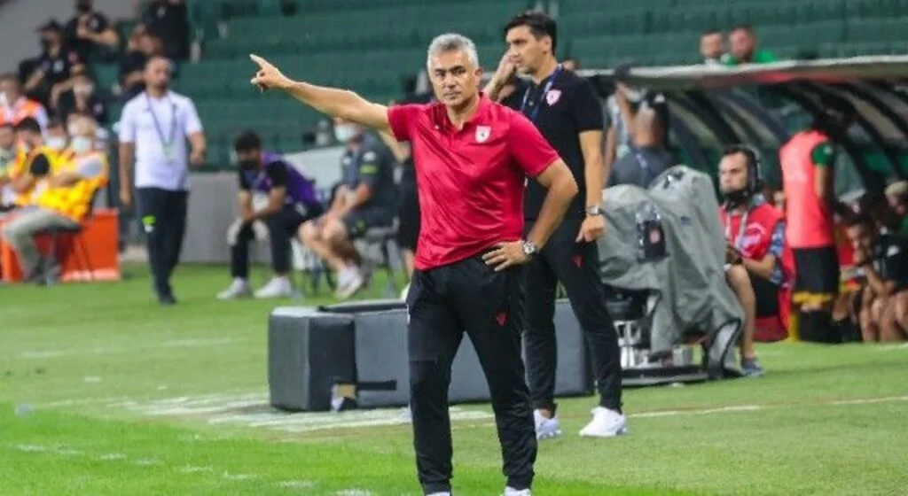 Yılport Samsunspor Teknik Direktörü Mehmet Altıparmak: Deplasmanda Bulduğunu Atacaksın