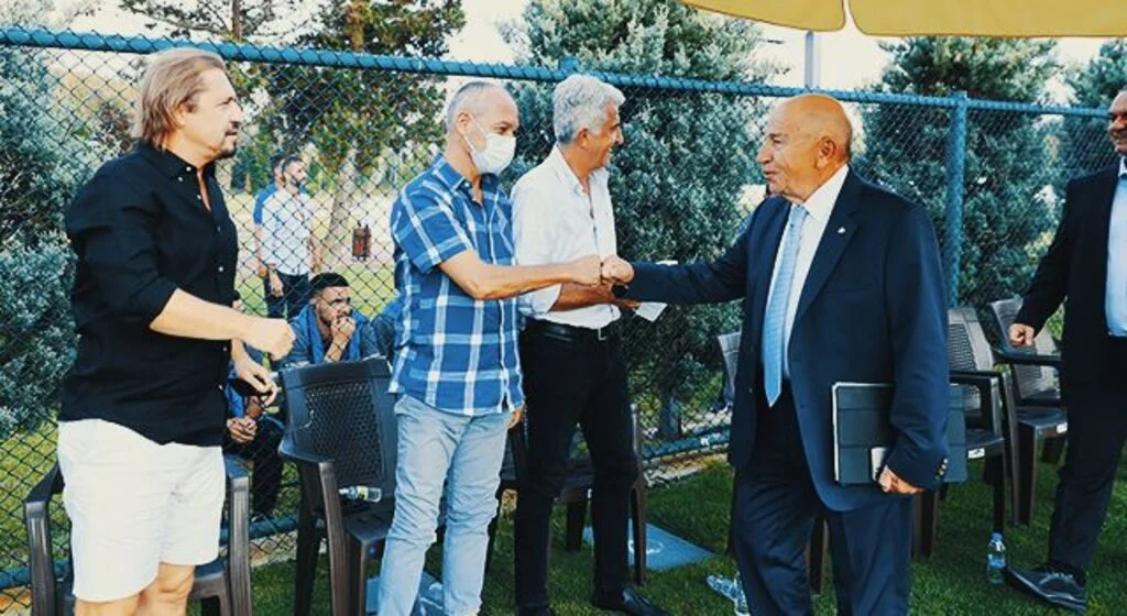 Yücel Uyar Millileri İzledi