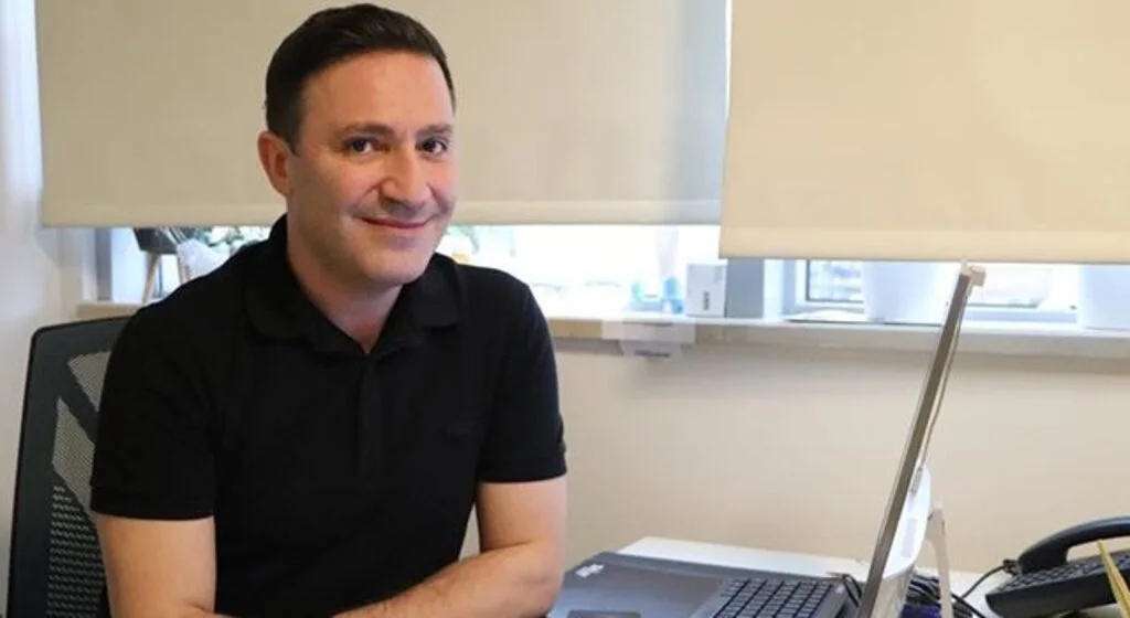 14 binin üzerinde Covid hastasını iyileştiren Prof. Dr. Özkaya: "Aşı emniyet kemeri gibi”