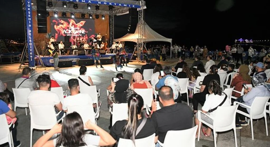 17 ilçede Açık Sahne Etkinlikleri