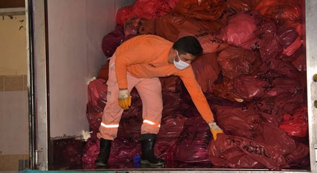 3 bin 700 ton tıbbi atık bertaraf edildi