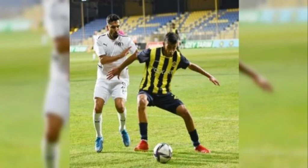 35'inci dakikada Anıl'ın soldan ortasında Sadi 