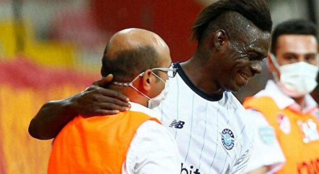 Balotelli! Sosyal medyayı yıktı