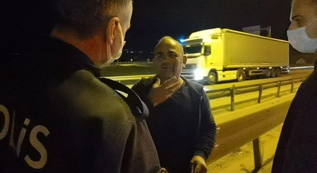 Beyzbol sopalı saldırgan dehşet saçtı