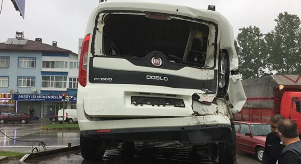 Çarşamba’da Kamyonetin Çarptığı Yaya Yaralandı