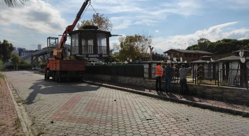 CHP'li üyelerden Yalı Kafe davası