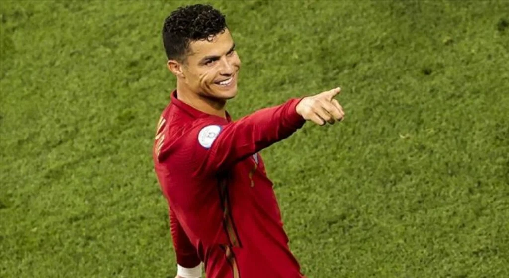 Cristiano Ronaldo, Manchester United'a gollerle döndü