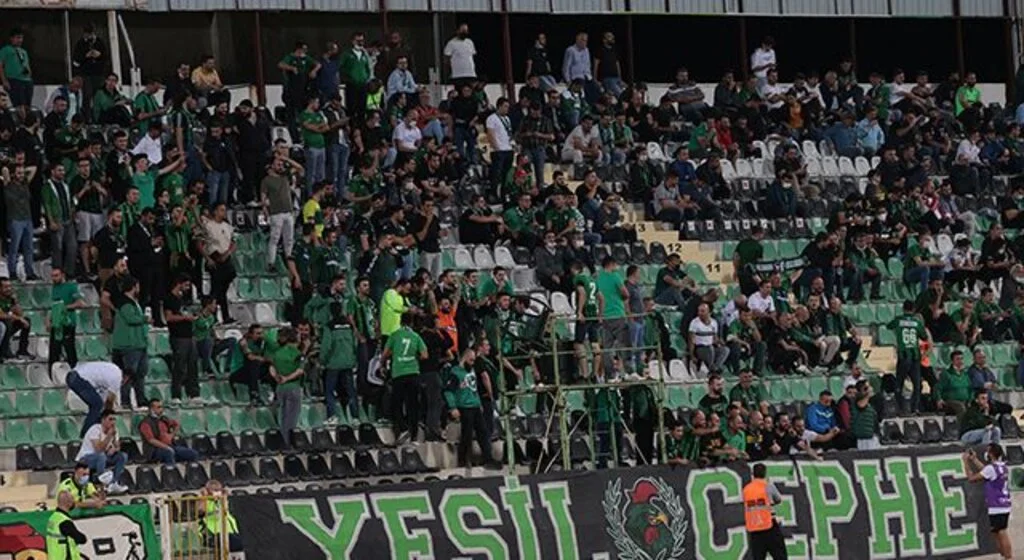Denizli taraftarı çirkinleşti!