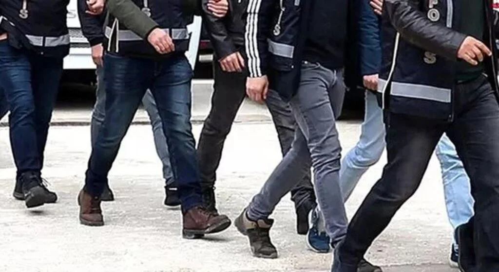 FETÖ'cüler toplantı sırasında yakalandı! 43 gözaltı