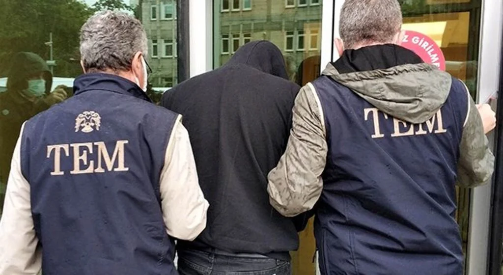 FETÖ'nün mahrem askeri yapılanmasından 3 kişiye adli kontrol