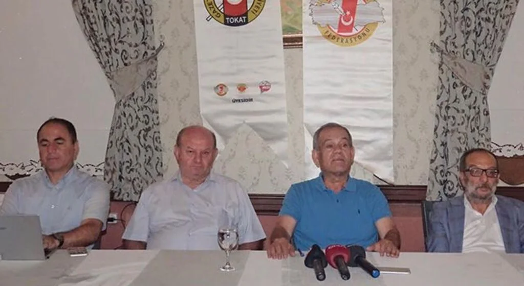 'Gazeteciler sorunlarına sahip çıkmalı'