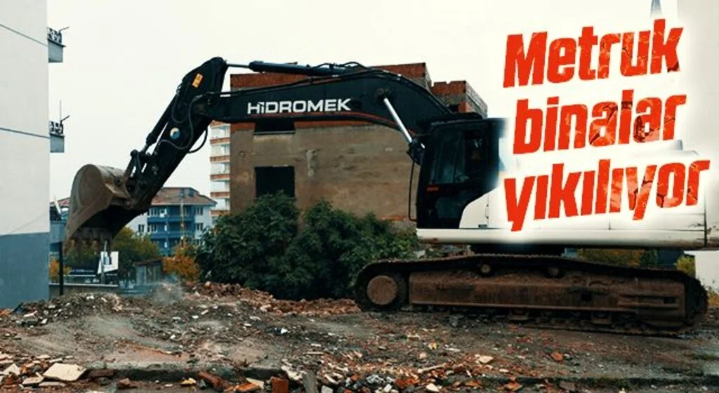 İlkadım'da metruk binalar yıkılıyor