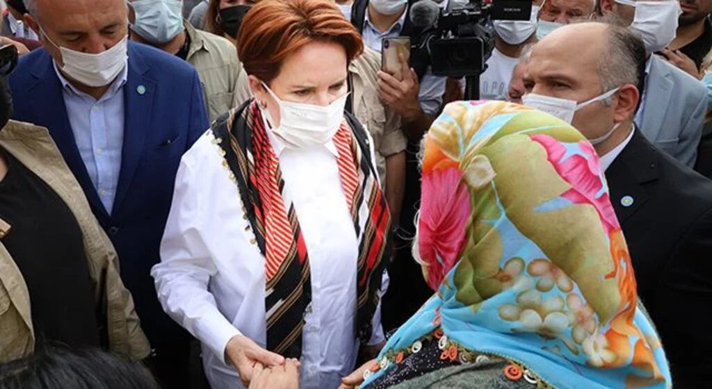 İYİ Parti Genel Başkanı Meral Akşener Havza'da Vatandaşların Sorunlarını Dinledi