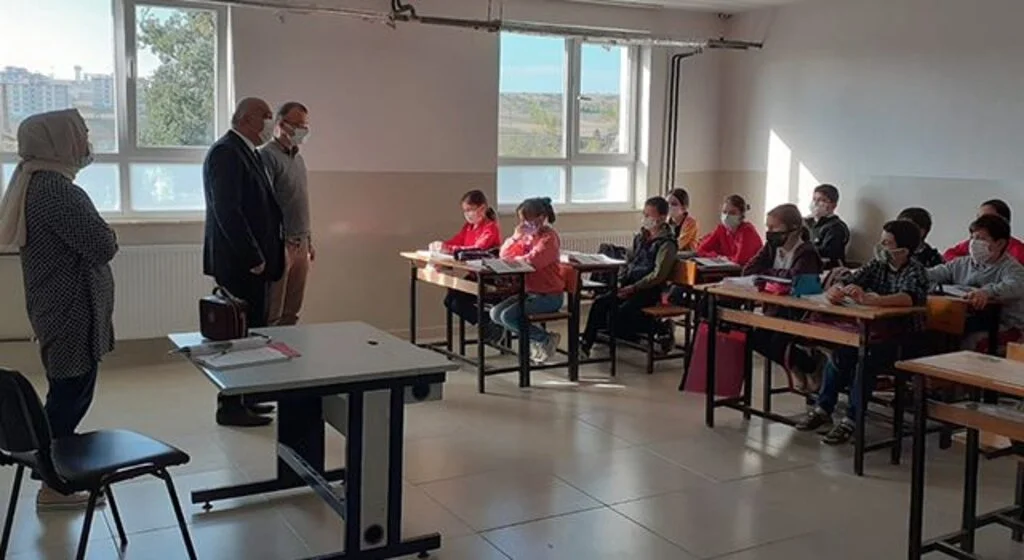 Kavak Milli Eğitim Müdürü okulları denetledi 