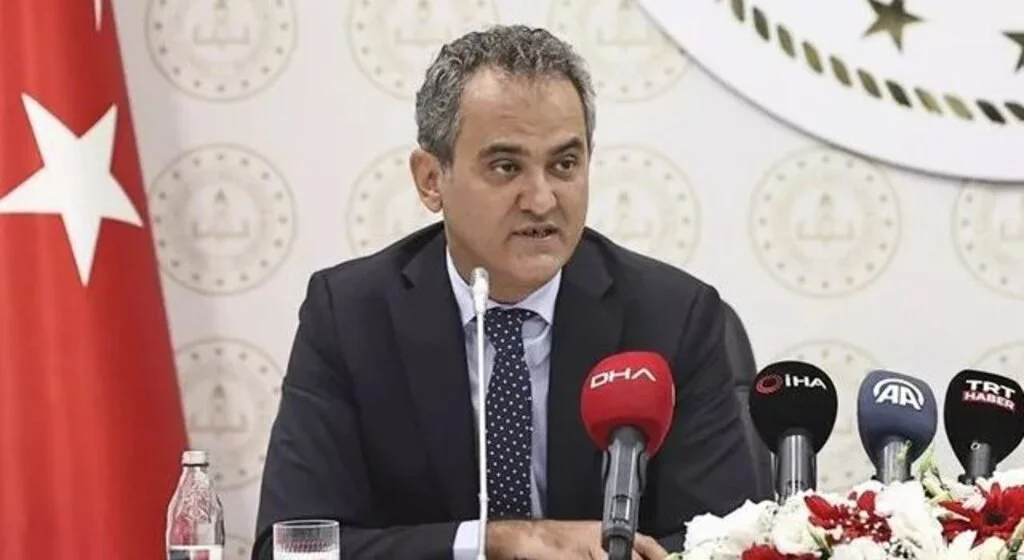 Milli Eğitim Bakanı Mahmut Özer, okullardaki devamlılık oranını açıkladı