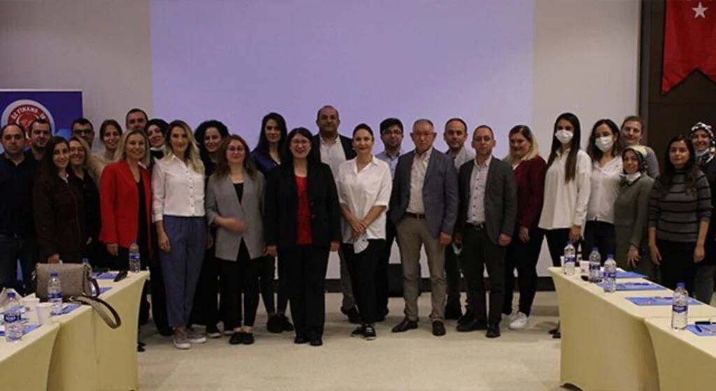 Öz Finans-İş Sendikası üyelerine eğitim verdi