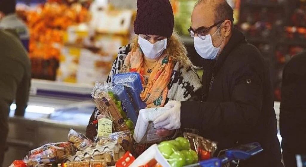 Pandemi dalgalarının sonuçları: Sosyal medya mutsuz, gıda tüketim bağımlılığı mutlu ediyor