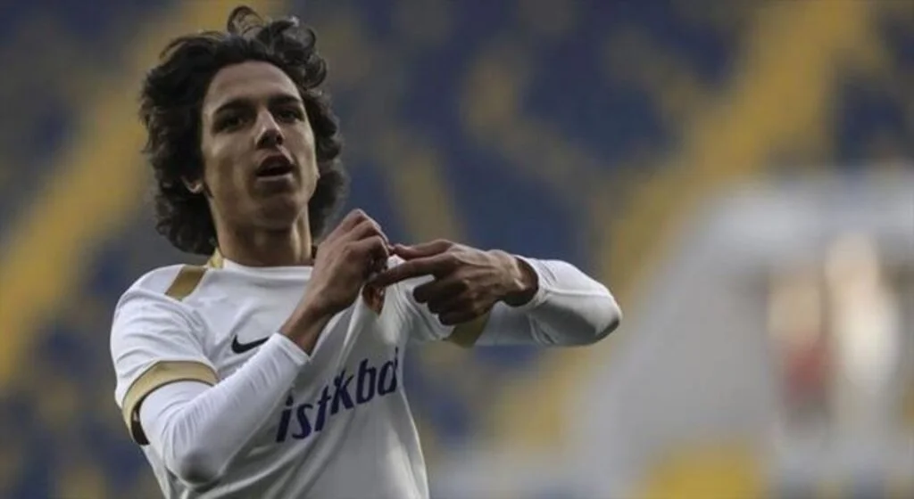 Premier Lig'in en genç golcüsü Emre Demir