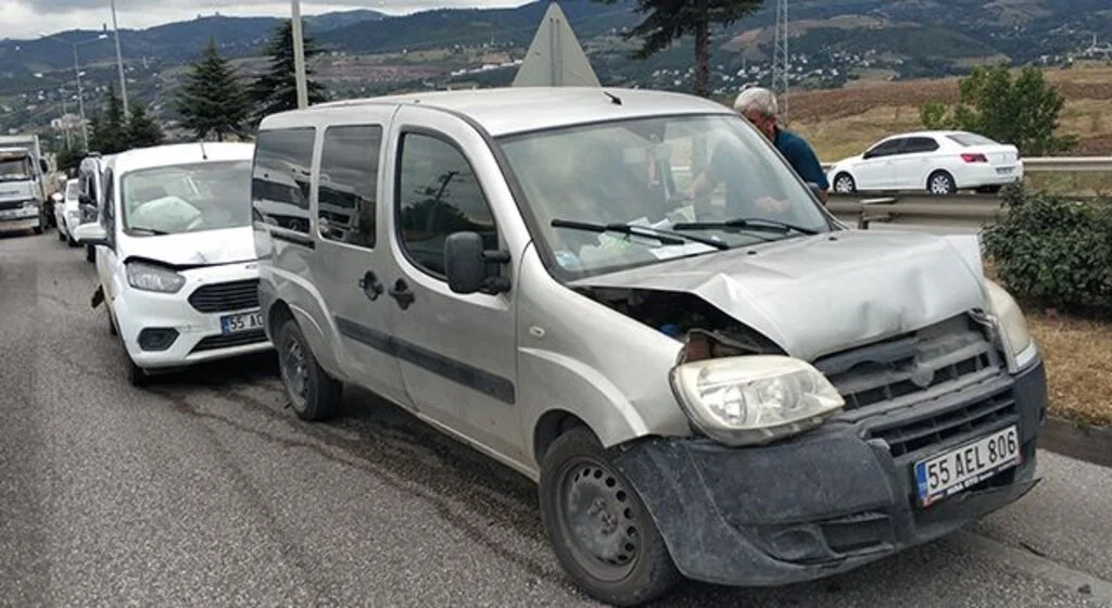Samsun'da 5 aracın karıştığı zincirleme trafik kazası: 1 yaralı