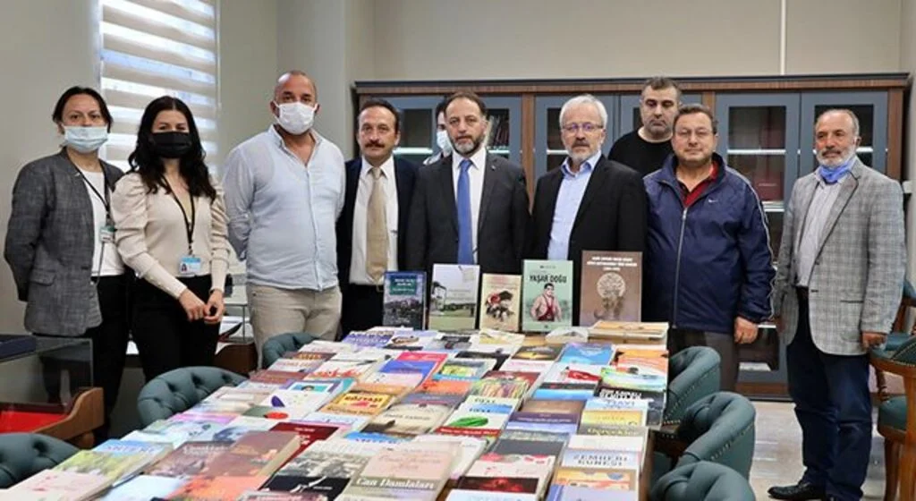 'Şehir Kitaplığı'na dev eserler katıldı